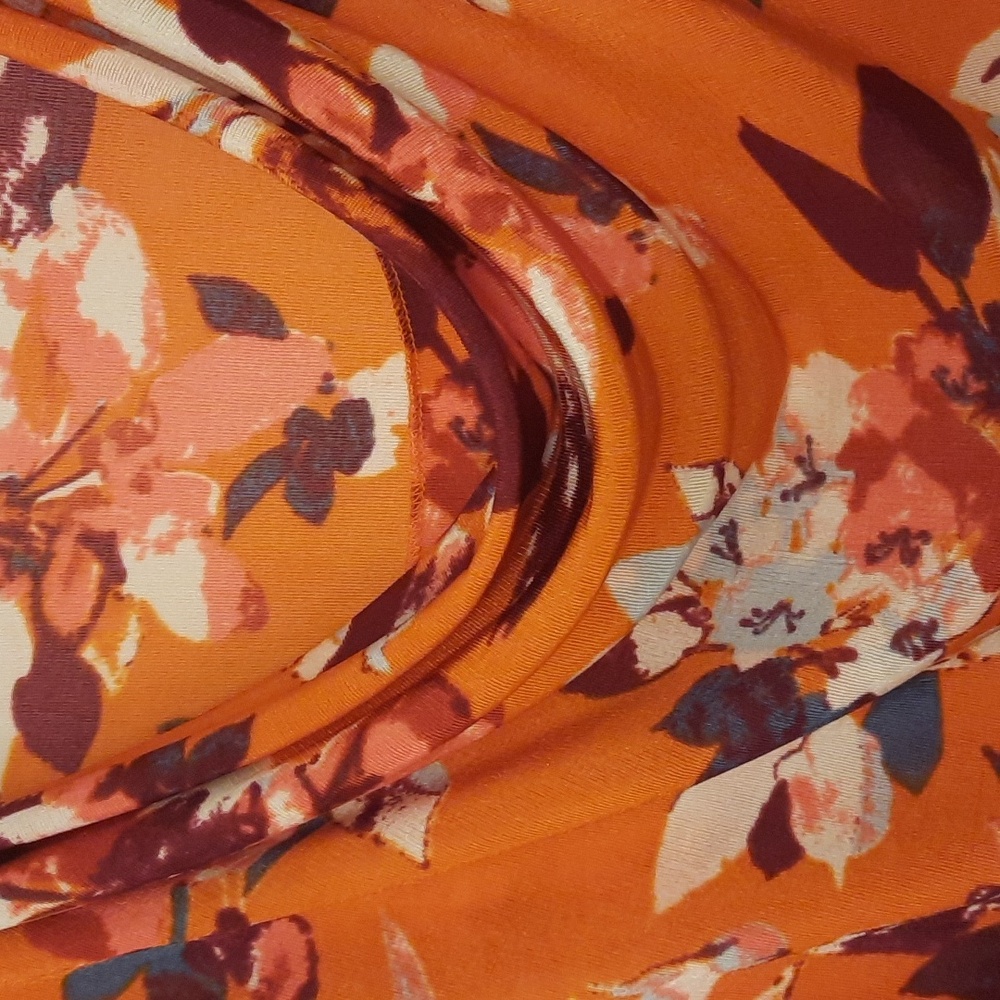 PRETTY floral blouse ! - Picture 6 of 6